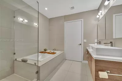 1010 SW 2nd Ave #2201, Miami, FL 33130 - Photo 35
