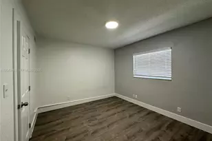 3660 NE 11th Ave, Oakland Park, FL 33334 - Photo 13