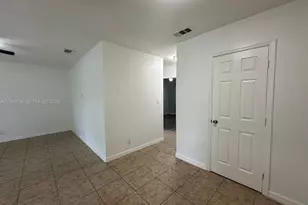 2640 NE 8th Ave, Wilton Manors, FL 33334 - Photo 9