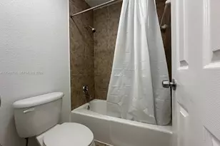 2640 NE 8th Ave, Wilton Manors, FL 33334 - Photo 15