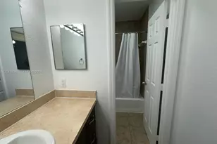 2640 NE 8th Ave, Wilton Manors, FL 33334 - Photo 13