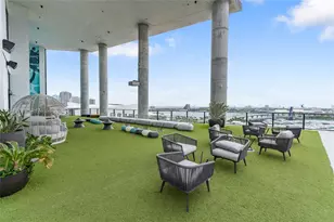 398 NE 5th St, Miami, FL 33132 - Photo 35