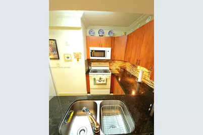 11715 SW 18th St #506, Miami, FL 33175 - Photo 5