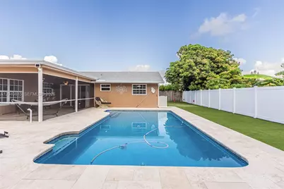 2403 SW 12th Ct, Deerfield Beach, FL 33442 - Photo 5