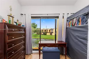 1580 NW 93rd Ave, Pembroke Pines, FL 33024 - Photo 11