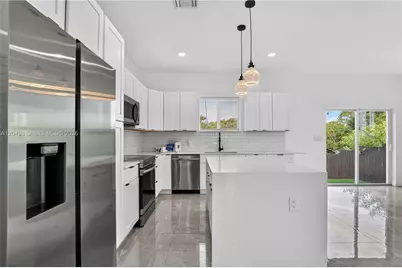 655 NW 24th Ave, Fort Lauderdale, FL 33311 - Photo 9