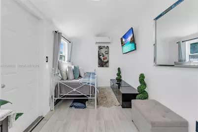 774 NW 49th St, Miami, FL 33127 - Photo 17