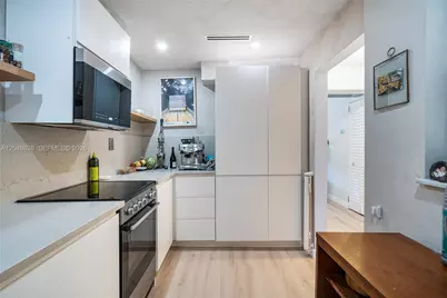 1900 Meridian Ave #204, Miami Beach, FL 33139 - Photo 9