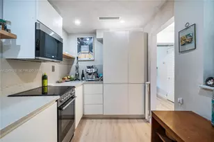 1900 Meridian Ave, Miami Beach, FL 33139 - Photo 9