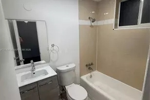 469 SW 3rd St, Miami, FL 33130 - Photo 9