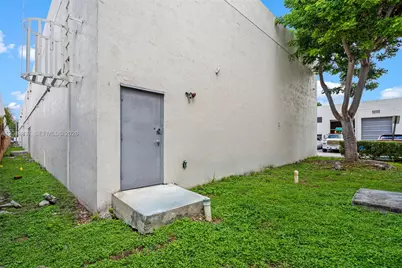 7701 W 26th Ave #E-7, Hialeah, FL 33016 - Photo 3