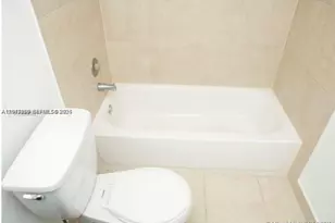 9365 Fontainebleau Blvd, Miami, FL 33172 - Photo 9