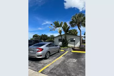 1412 SW 41st Ave #Front, Fort Lauderdale, FL 33317 - Photo 1