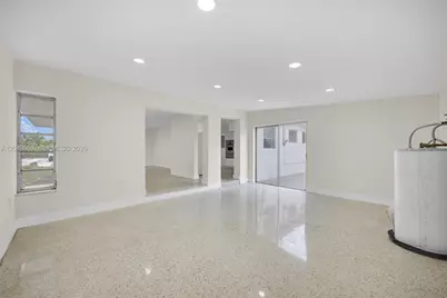 1380 W 60th Ter, Hialeah, FL 33012 - Photo 33