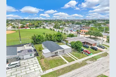 1380 W 60th Ter, Hialeah, FL 33012 - Photo 59