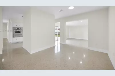 1380 W 60th Ter, Hialeah, FL 33012 - Photo 27
