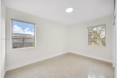 1380 W 60th Ter, Hialeah, FL 33012 - Photo 9