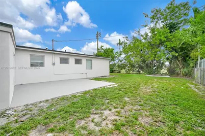 1380 W 60th Ter, Hialeah, FL 33012 - Photo 45