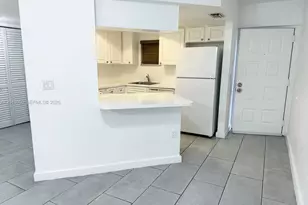 8333 Lake Dr, Doral, FL 33166 - Photo 7