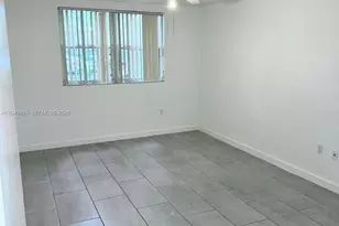 8333 Lake Dr, Doral, FL 33166 - Photo 11