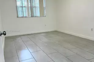 8333 Lake Dr, Doral, FL 33166 - Photo 13