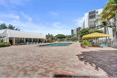 20400 W Country Club Dr #204, Aventura, FL 33180 - Photo 27