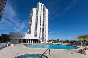 20515 E Country Club Dr, Aventura, FL 33180 - Photo 25
