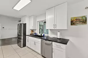 526 SE 34, Other City - In The State Of Florida, FL 33904 - Photo 9