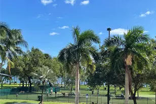 1800 N Bayshore Dr, Miami, FL 33132 - Photo 27