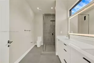 3437 SW 29th St, Miami, FL 33133 - Photo 33