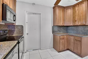 130 NW 78th Ave, Pembroke Pines, FL 33024 - Photo 13