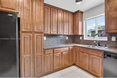 130 NW 78th Ave, Pembroke Pines, FL 33024 - Photo 15
