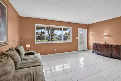 130 NW 78th Ave, Pembroke Pines, FL 33024 - Photo 5
