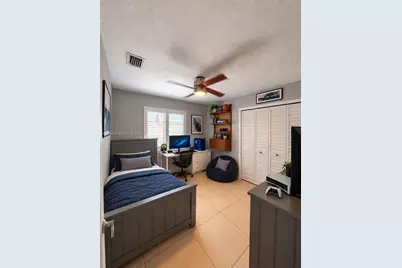 15241 NW 89th Ave, Miami Lakes, FL 33018 - Photo 9