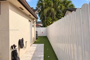 15241 NW 89th Ave, Miami Lakes, FL 33018 - Photo 19