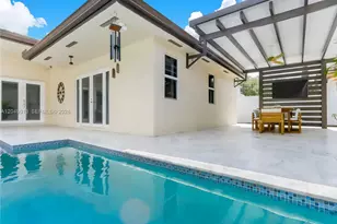 15241 NW 89th Ave, Miami Lakes, FL 33018 - Photo 13