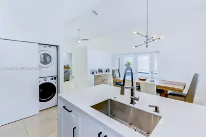 15241 NW 89th Ave, Miami Lakes, FL 33018 - Photo 5