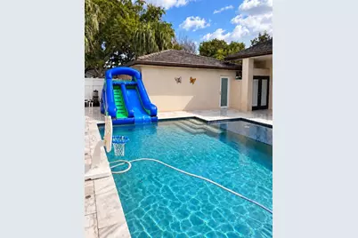 15241 NW 89th Ave, Miami Lakes, FL 33018 - Photo 17