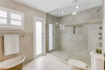 15241 NW 89th Ave, Miami Lakes, FL 33018 - Photo 5
