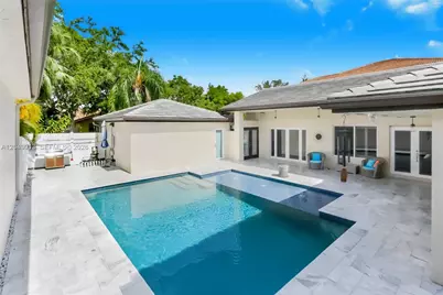 15241 NW 89th Ave, Miami Lakes, FL 33018 - Photo 13