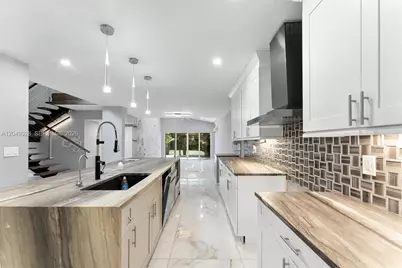 2055 NW 9th St, Delray Beach, FL 33445 - Photo 7