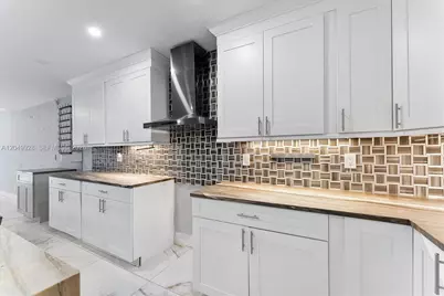 2055 NW 9th St, Delray Beach, FL 33445 - Photo 23