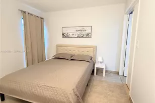 2206 S Cypress Bend Dr, Pompano Beach, FL 33069 - Photo 11