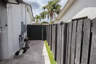 12021 NW 29th Pl, Sunrise, FL 33323 - Photo 27