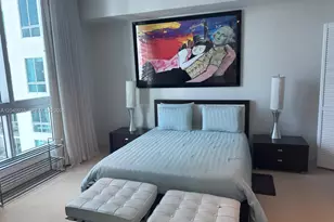 300 S Biscayne Blvd, Miami, FL 33131 - Photo 9