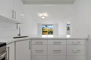 401 Ocean Dr, Miami Beach, FL 33139 - Photo 5