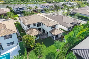 10585 Cobalt Ct, Parkland, FL 33076 - Photo 3