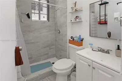 1563 SW 2nd St, Miami, FL 33135 - Photo 23