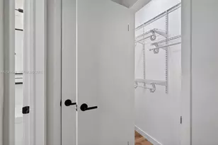 428 Collins Ave, Miami Beach, FL 33139 - Photo 17