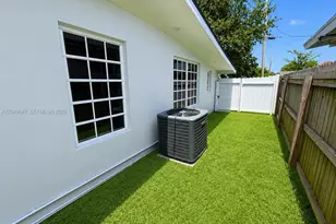 2649 Key Largo Ln, Fort Lauderdale, FL 33312 - Photo 9